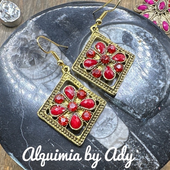 JEWEL TONE RED RUBY CHANDELIER GOLD EARRINGS - Picture 1 of 1